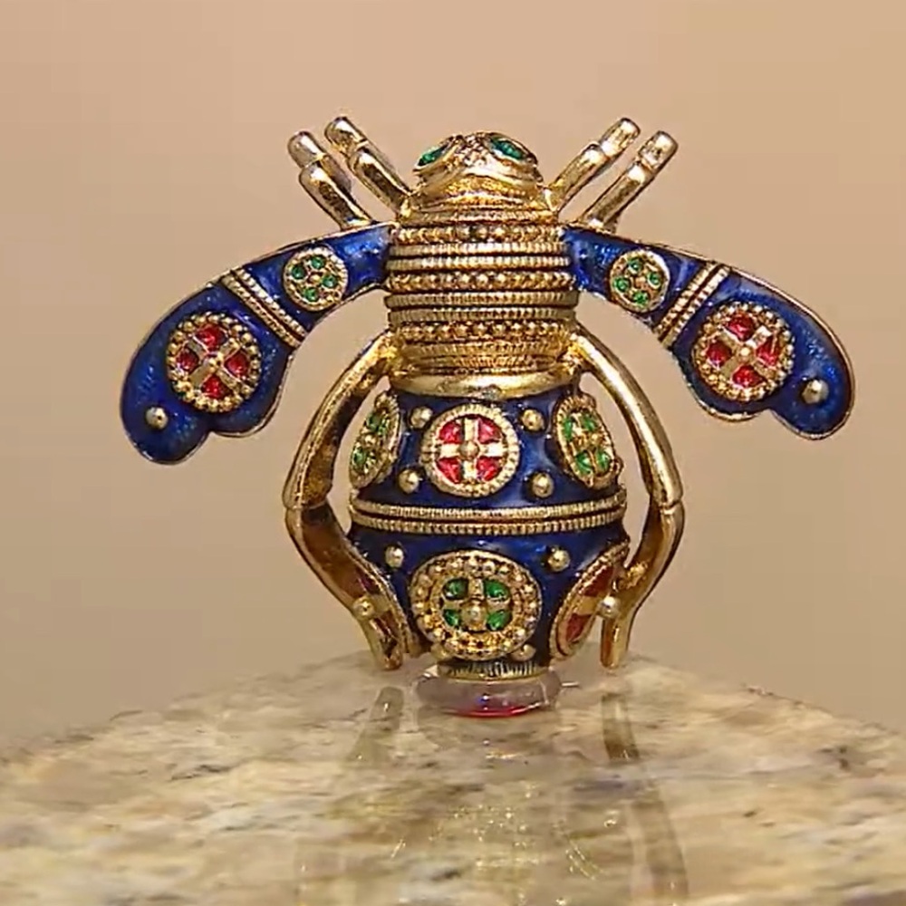 Joan Rivers Blue and Gold Rare Edition Imperial Bee Brooch